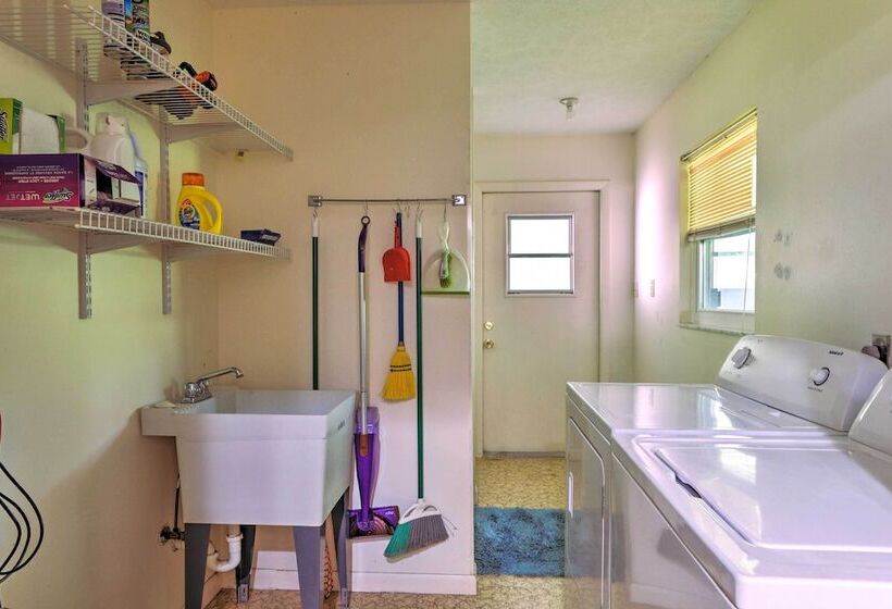 Lakefront Babson Park Escape: Pet Friendly!