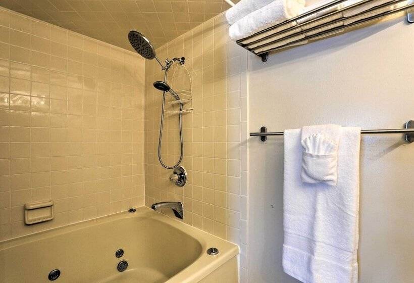 Lakefront Babson Park Escape: Pet Friendly!