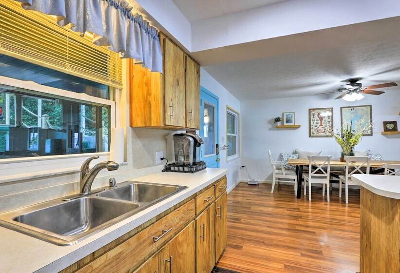 Lakefront Babson Park Escape: Pet Friendly!