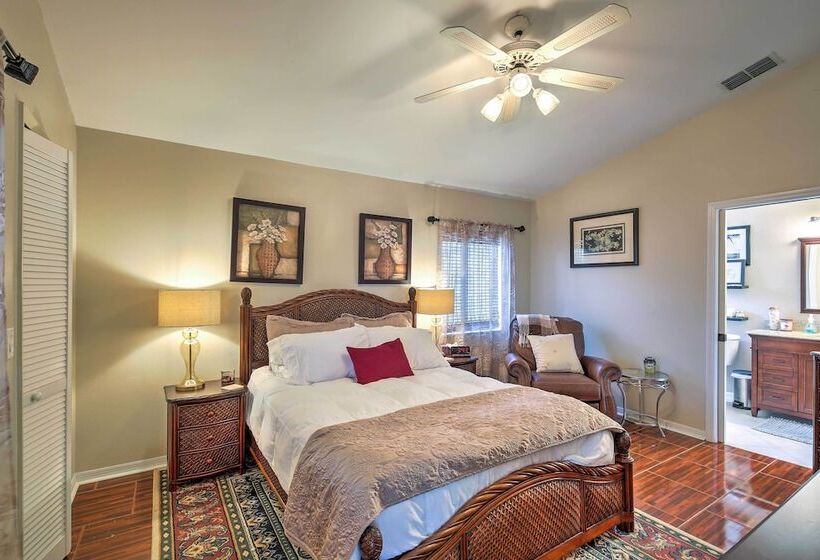 Lakefront Brandon Home W/ Patio & Screened Lanai!