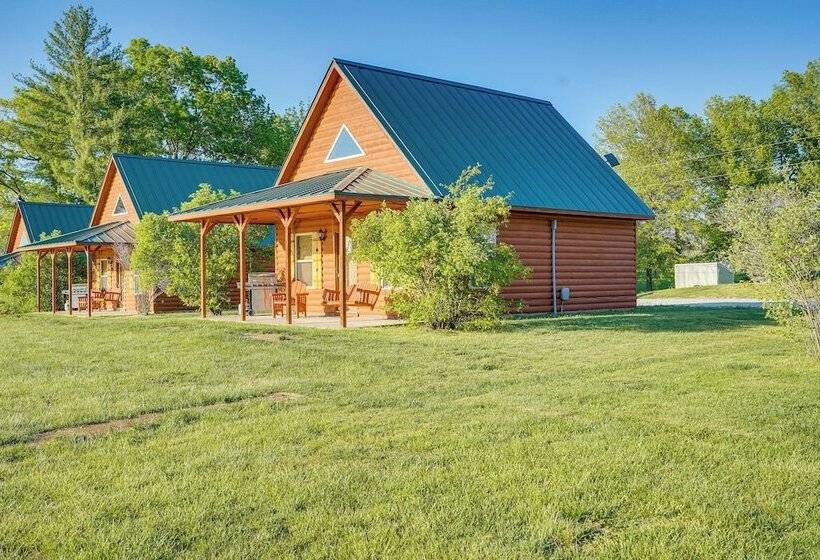 Lakefront Columbia Cabin W/ Porch & Shared Dock