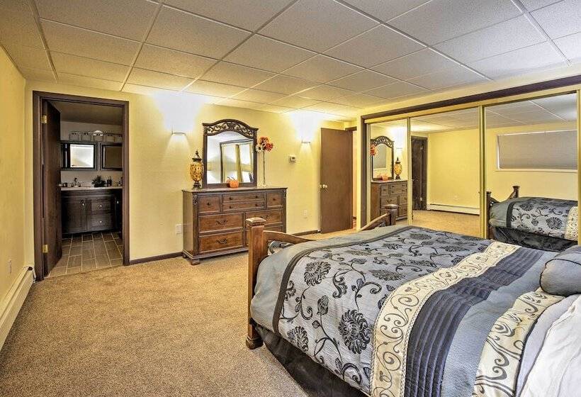 Lakefront Fairbanks Unit, 1 Mile To Pioneer Park!