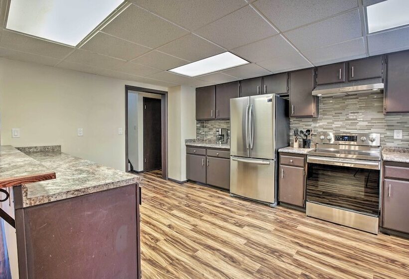 Lakefront Fairbanks Unit, 1 Mile To Pioneer Park!