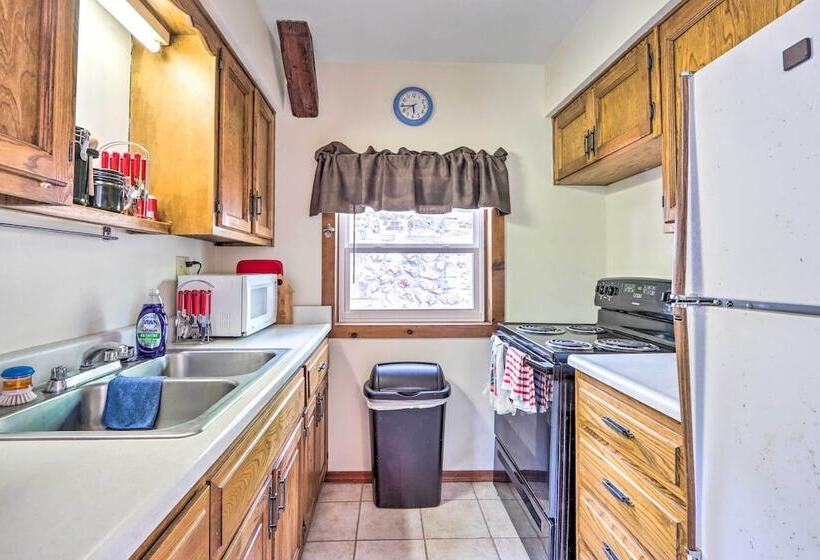 Lakefront Family Retreat W/ Boat Slip & Dock!