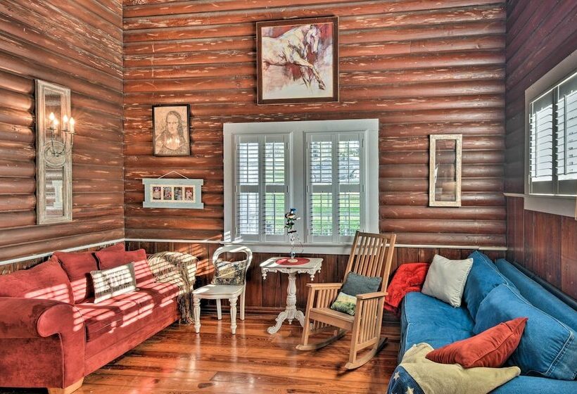 Lakefront Florida Retreat   Pool Table & Boat Dock