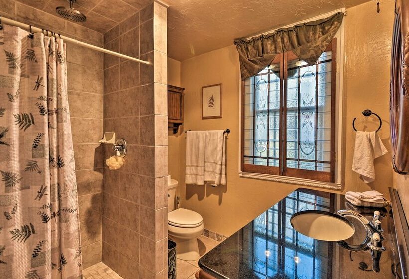 Lakefront Florida Retreat   Pool Table & Boat Dock