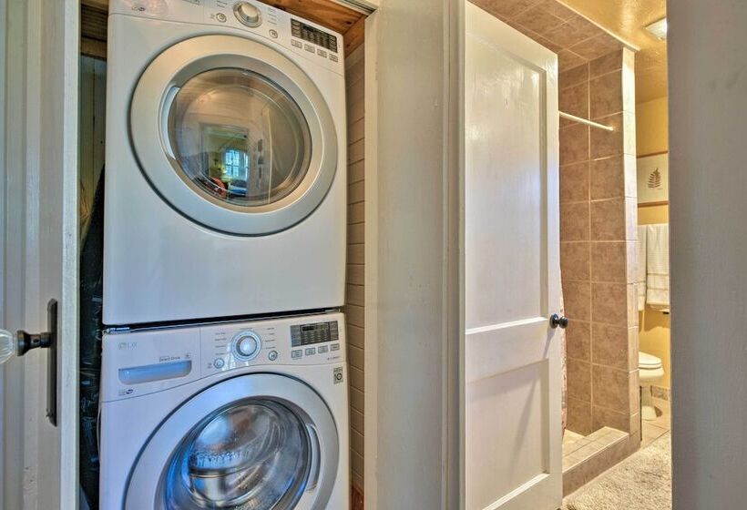 Lakefront Florida Retreat   Pool Table & Boat Dock