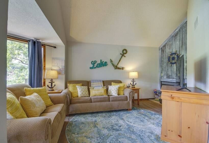 Lakefront Home In The Woods W/ Community Pool!