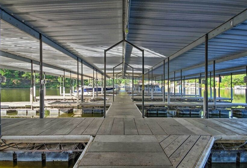 Lakefront Home In The Woods W/ Community Pool!