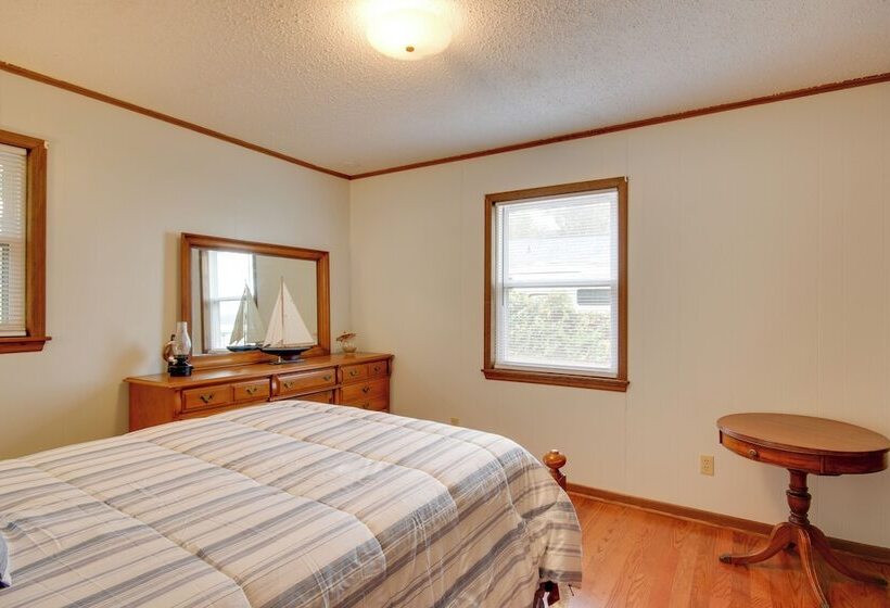 Lakefront House W/ Boat Ramp, Dock & Sunset Views!