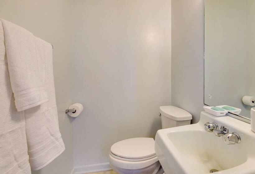 Lakefront House W/ Boat Ramp, Dock & Sunset Views!