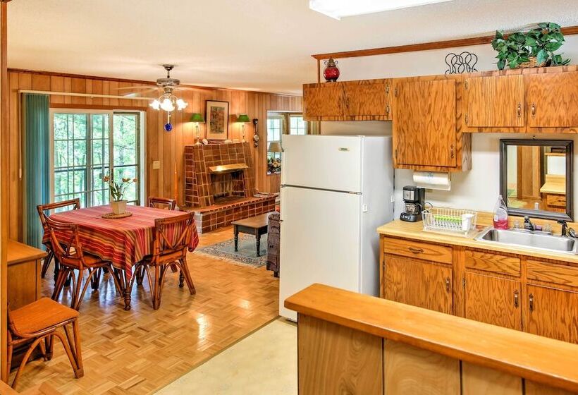 Mountain Rest Cottage W/ Gas Fireplace!