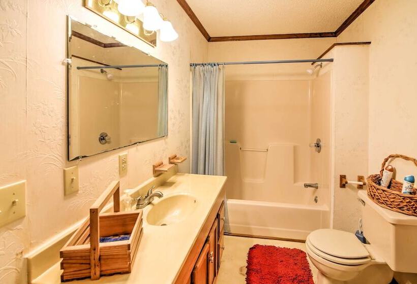 Mountain Rest Cottage W/ Gas Fireplace!