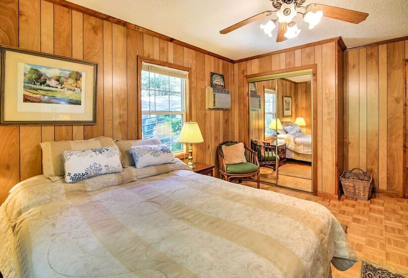 Mountain Rest Cottage W/ Gas Fireplace!