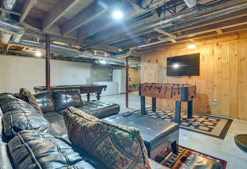 Lakefront Naples Retreat With Docks & Fire Pits!