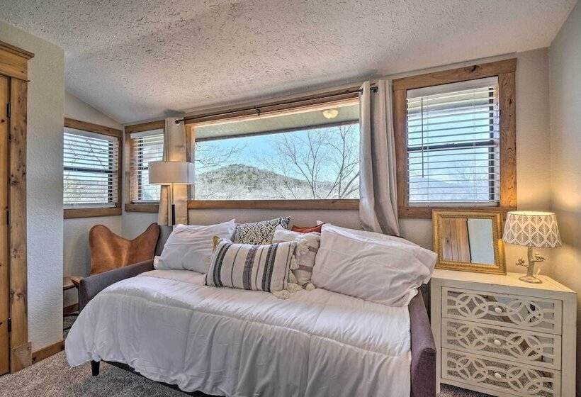 Lakefront Shell Knob Home W/ Deck & Gas Grill