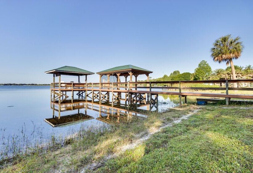 Lakefront Tavares Home W/ Deck, Patio & Dock!