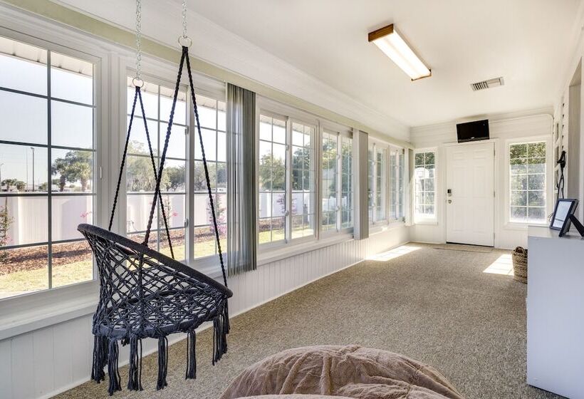 Lakefront Tavares Home W/ Deck, Patio & Dock!