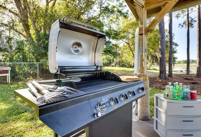 Lakefront Tavares Home W/ Deck, Patio & Dock!