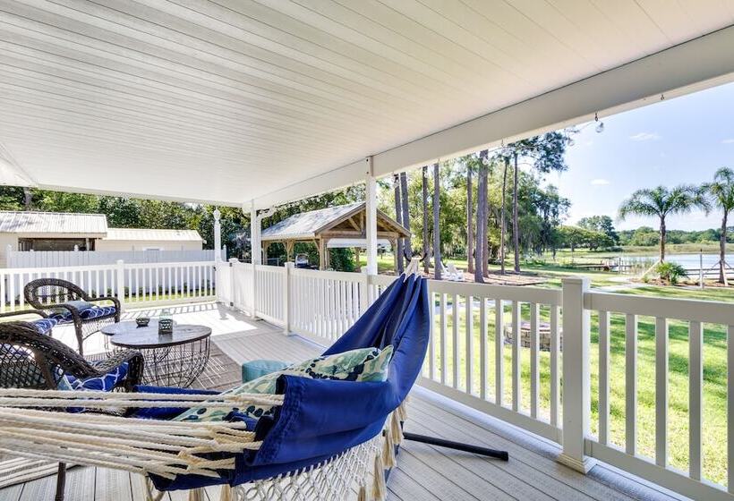 Lakefront Tavares Home W/ Deck, Patio & Dock!