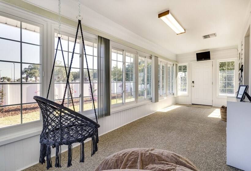 Lakefront Tavares Home W/ Deck, Patio & Dock!