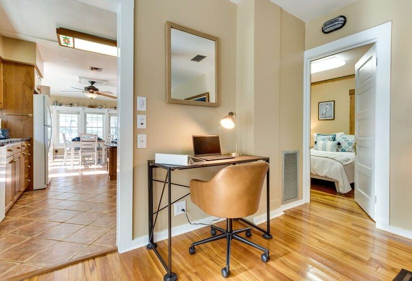 Lakefront Tavares Home W/ Deck, Patio & Dock!