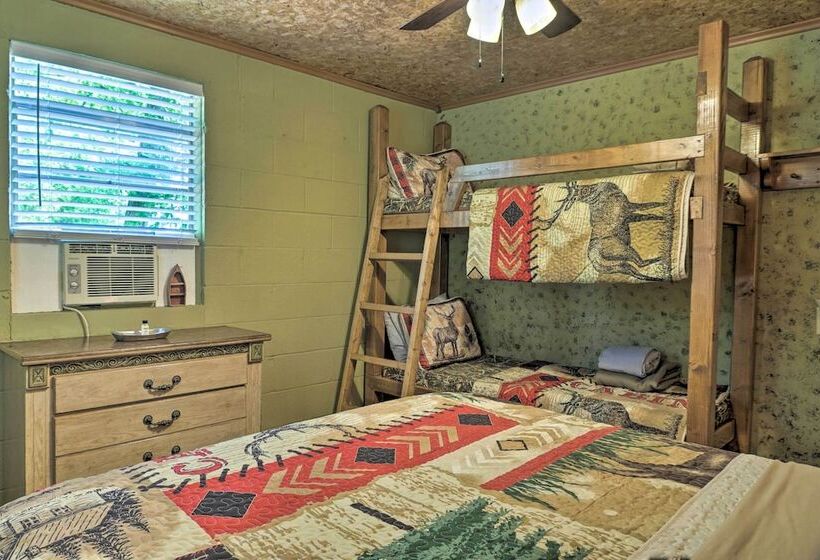 Waterfront Bull Shoals Lake Cabin W/ Deck + Views!