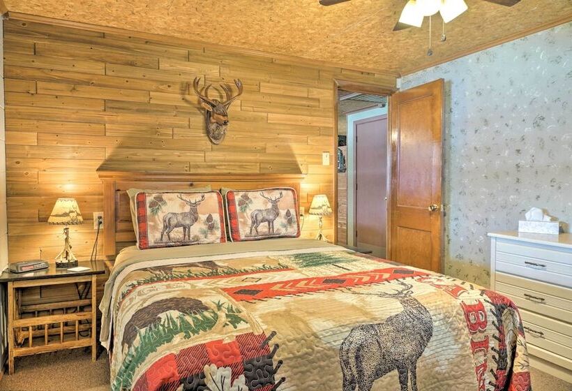 Waterfront Bull Shoals Lake Cabin W/ Deck + Views!