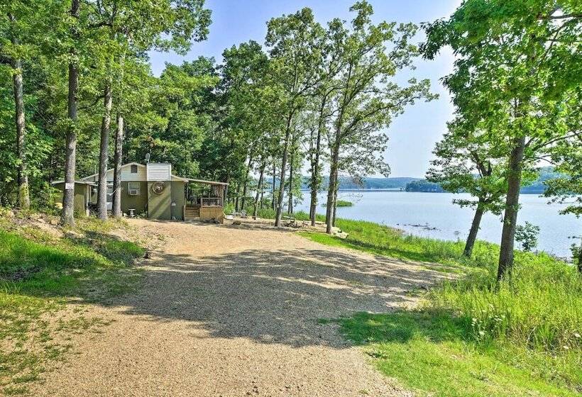 Waterfront Bull Shoals Lake Cabin W/ Deck + Views!
