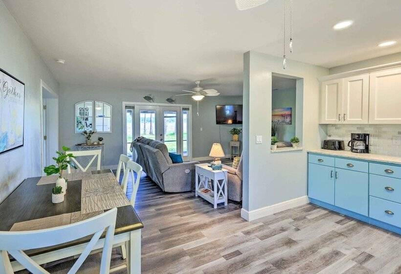 Lakeside Crescent City Cottage: Boat + Dock!