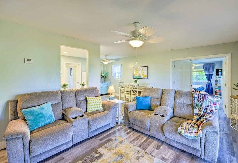 Lakeside Crescent City Cottage: Boat + Dock!