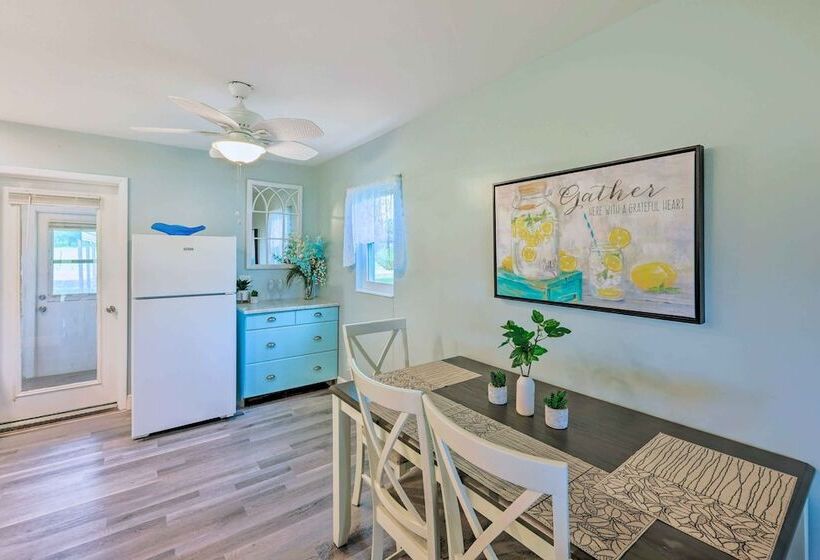 Lakeside Crescent City Cottage: Boat + Dock!