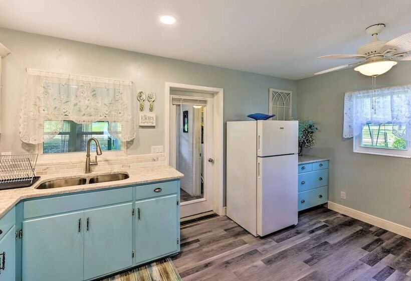 Lakeside Crescent City Cottage: Boat + Dock!