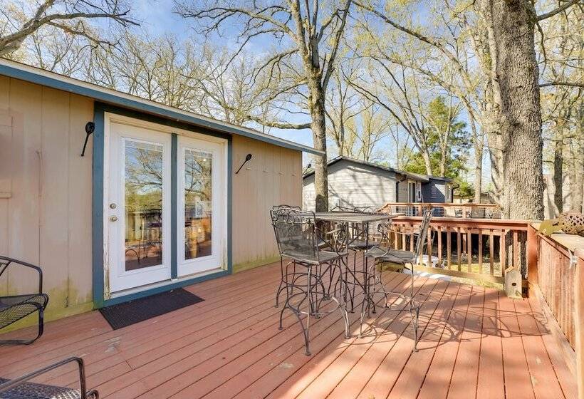 Lakeside Reeds Spring Home W/ Pool Access & Deck!