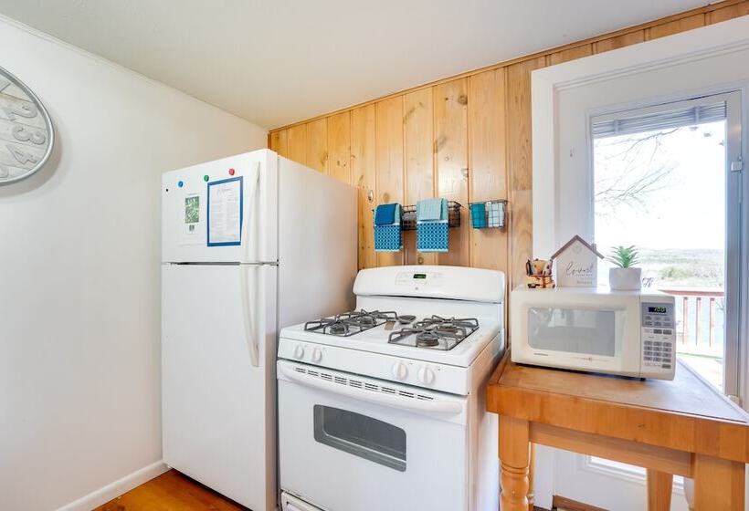 Lakeside Reeds Spring Home W/ Pool Access & Deck!