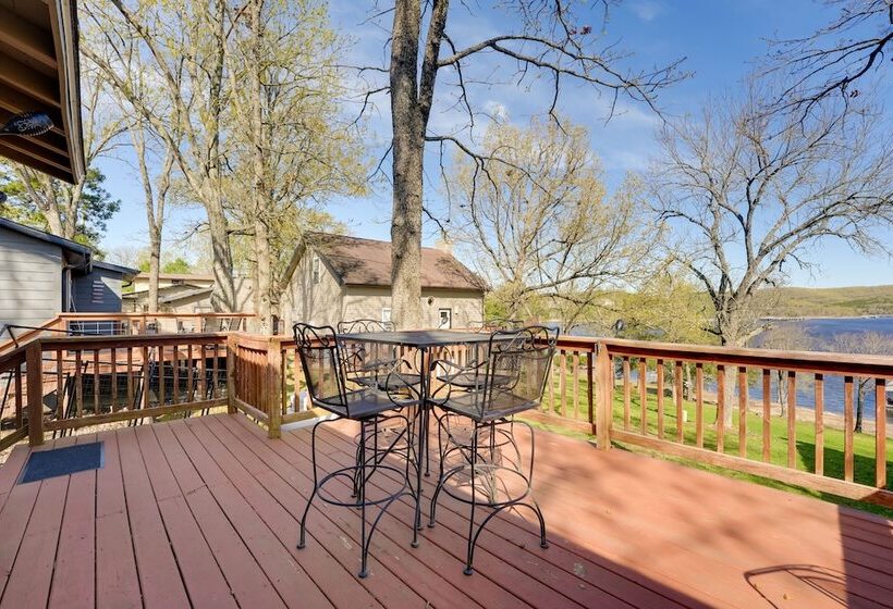 Lakeside Reeds Spring Home W/ Pool Access & Deck!