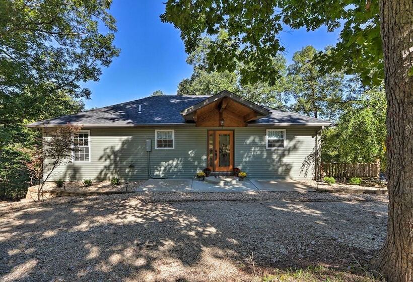 Dock & Jet Ski Slip: Lakeside Sunrise Beach Home!