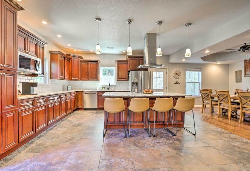 Dock & Jet Ski Slip: Lakeside Sunrise Beach Home!