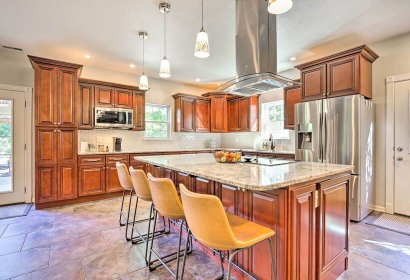 Dock & Jet Ski Slip: Lakeside Sunrise Beach Home!