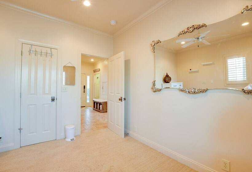 Landrum  Treehouse    Hot Tub & Trail Access!