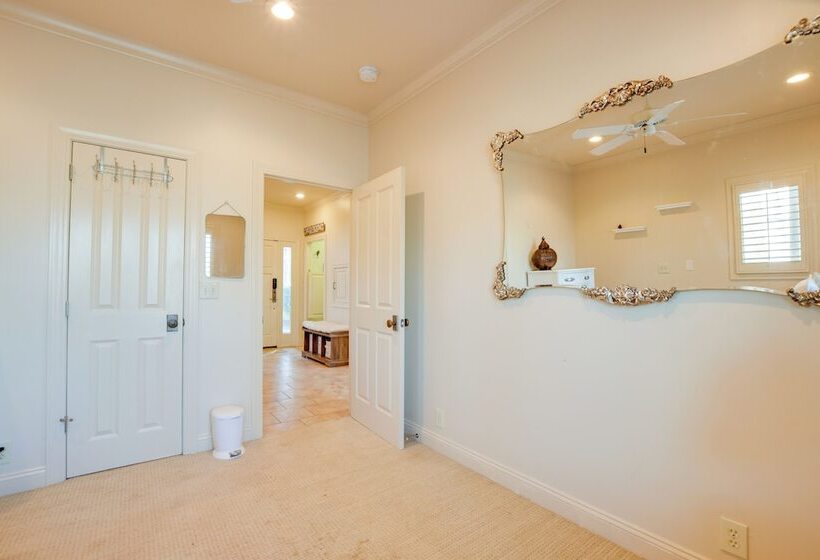 Landrum  Treehouse    Hot Tub & Trail Access!