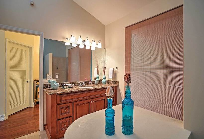 Walk To Private Beach: Poolside Oasis In Pompano