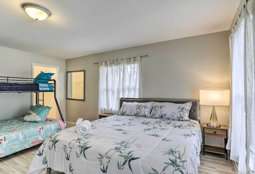 Largo Hideaway W/ Game Room & Fenced Yard!