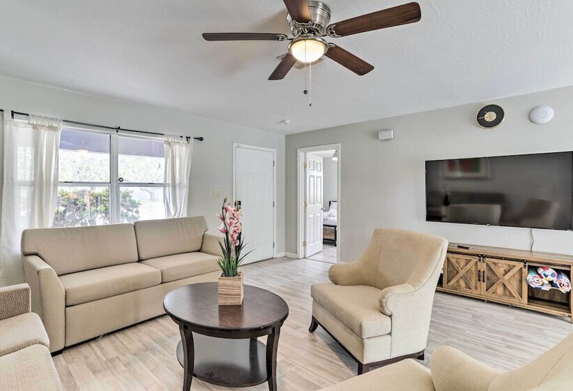 Largo Hideaway W/ Game Room & Fenced Yard!