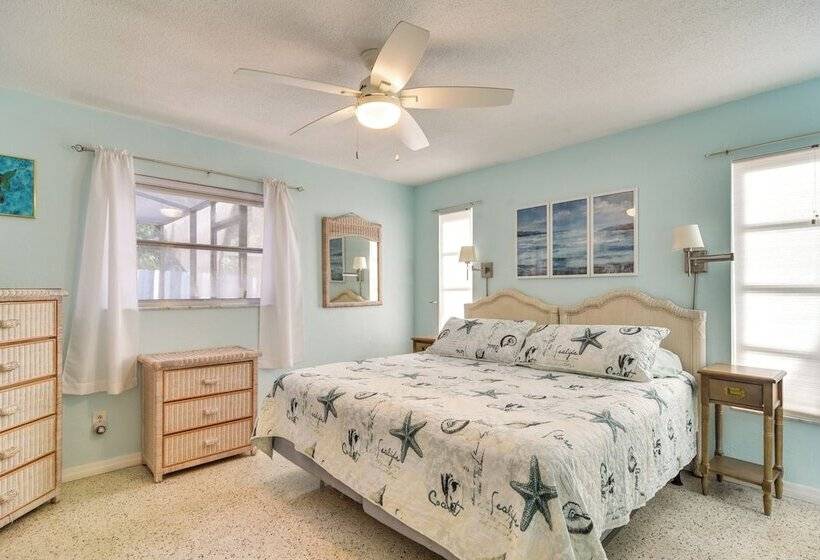 4 Mi To Dog Beach: Largo Home W/ Pool & Hot Tub!
