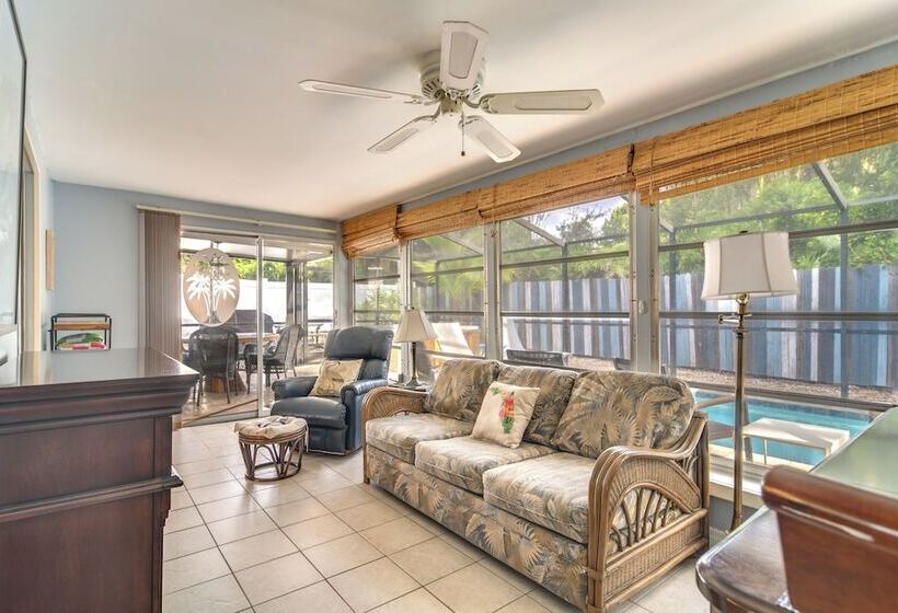 4 Mi To Dog Beach: Largo Home W/ Pool & Hot Tub!