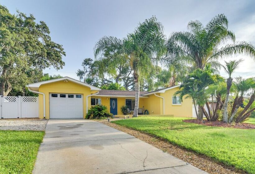 4 Mi To Dog Beach: Largo Home W/ Pool & Hot Tub!