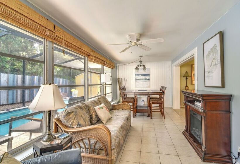 4 Mi To Dog Beach: Largo Home W/ Pool & Hot Tub!