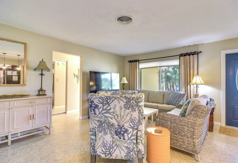 4 Mi To Dog Beach: Largo Home W/ Pool & Hot Tub!