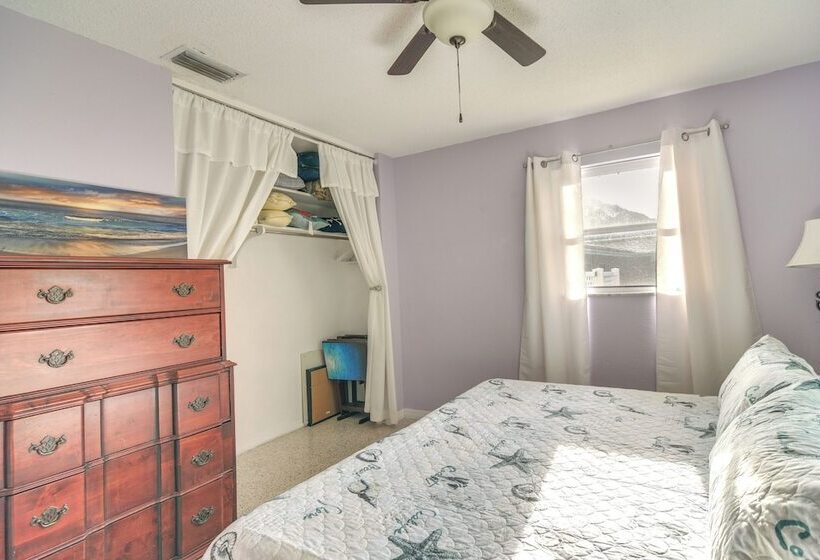 4 Mi To Dog Beach: Largo Home W/ Pool & Hot Tub!